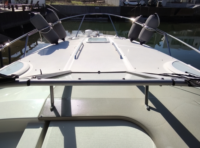 Bayliner Cruiser 330