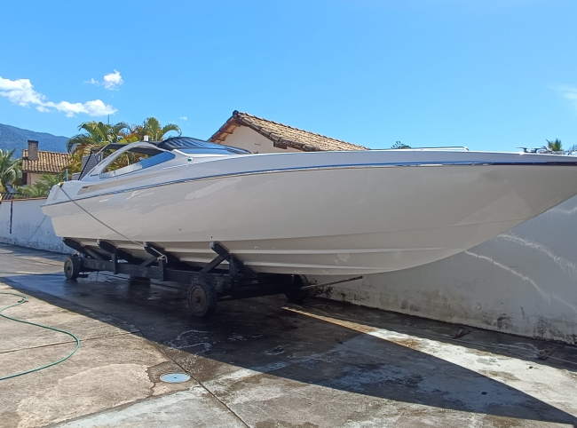 Intermarine Excalibur 39