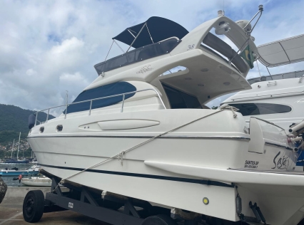 Ferretti 38