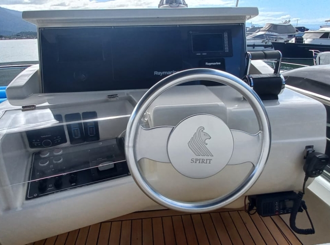Ferretti 46