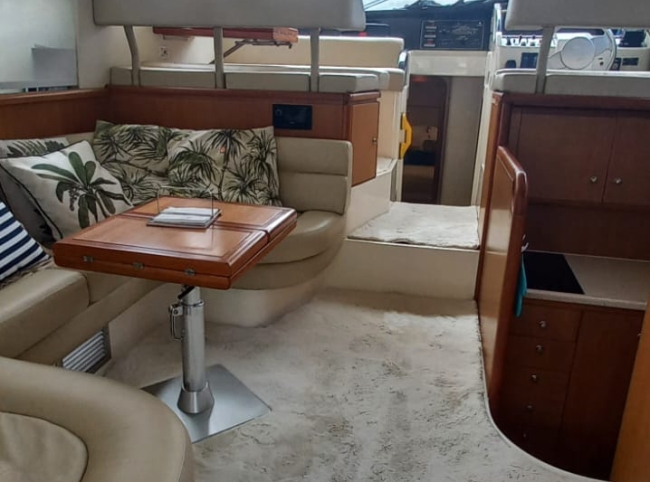 Ferretti 46