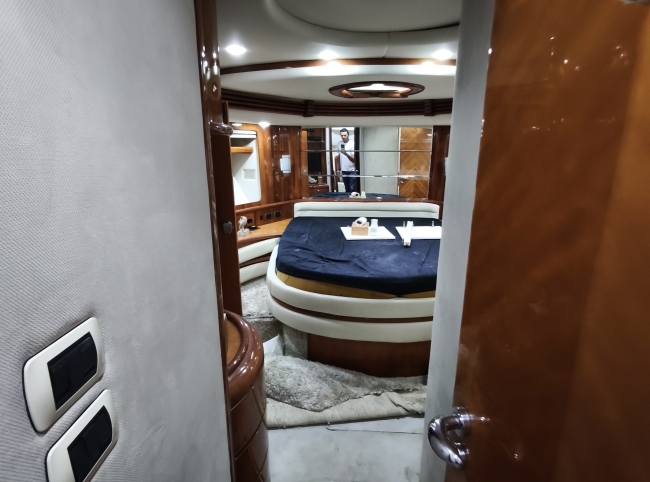 Intermarine 760 Full