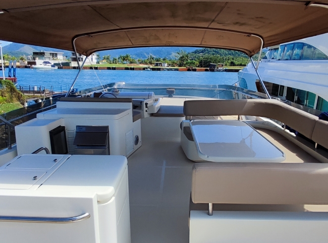Ferretti 760