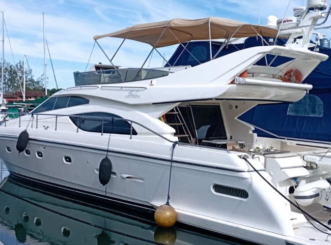 Ferretti 55